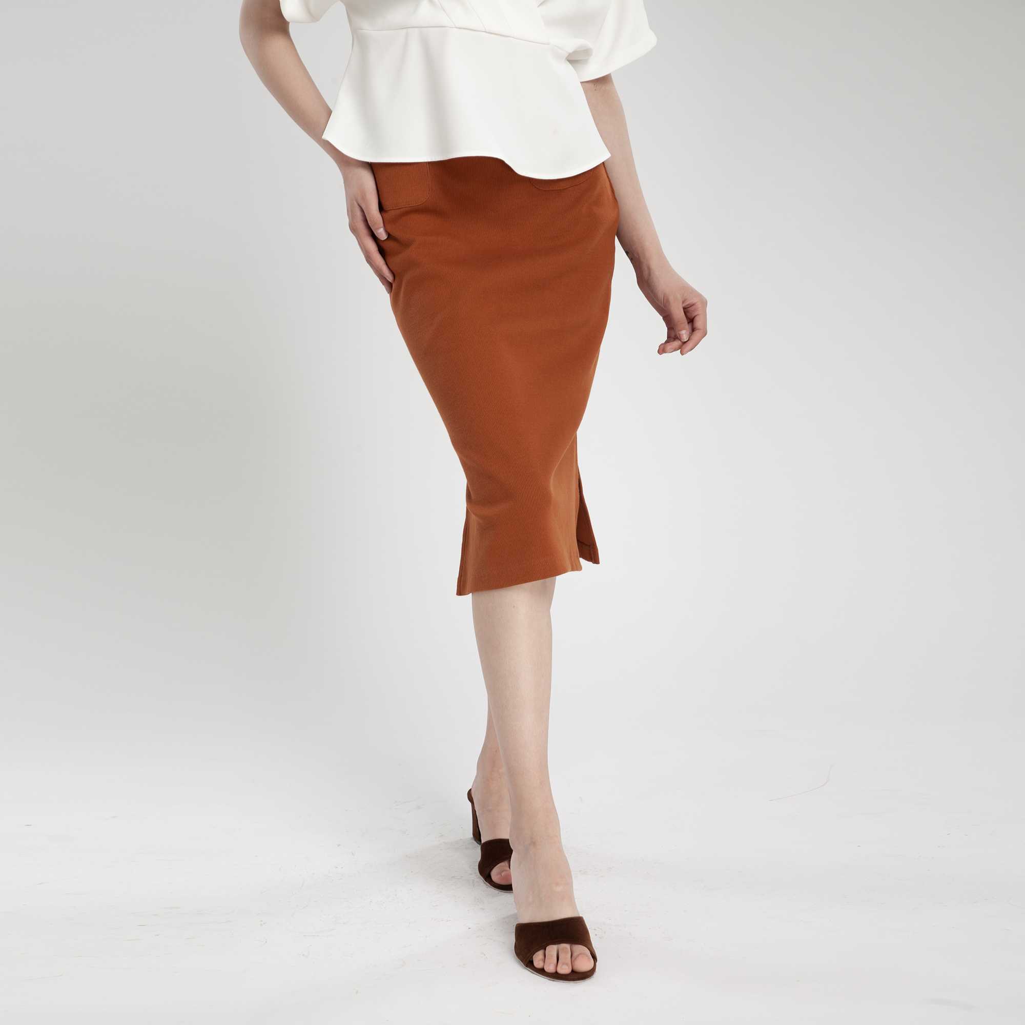 QueenCows กระโปรงหลังคลอด Mora Support Midi Skirt (Orange)