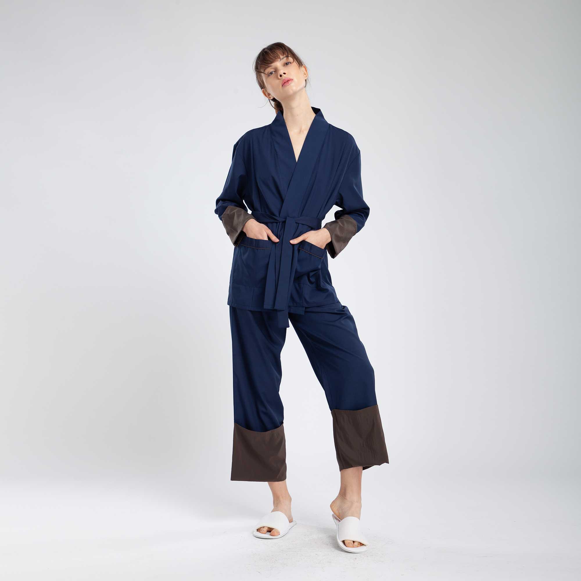 QueenCows ชุดเซ็ตให้นม Cara Long Sleeve Pajamas (Navy)