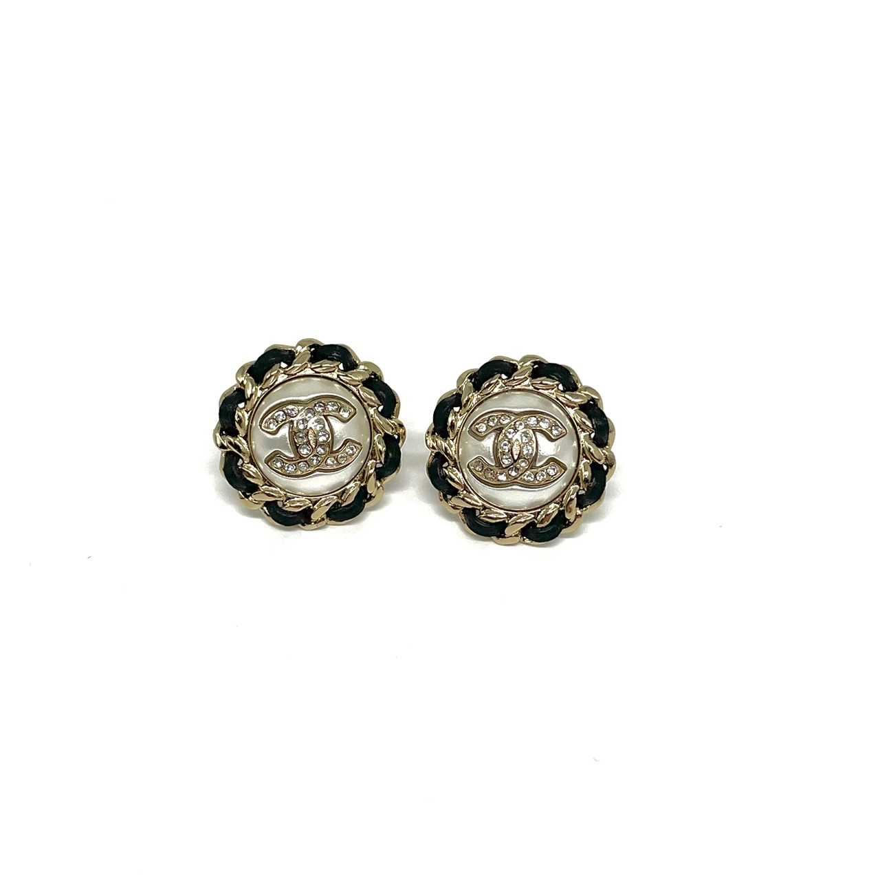 Chanel earrings CC กลม