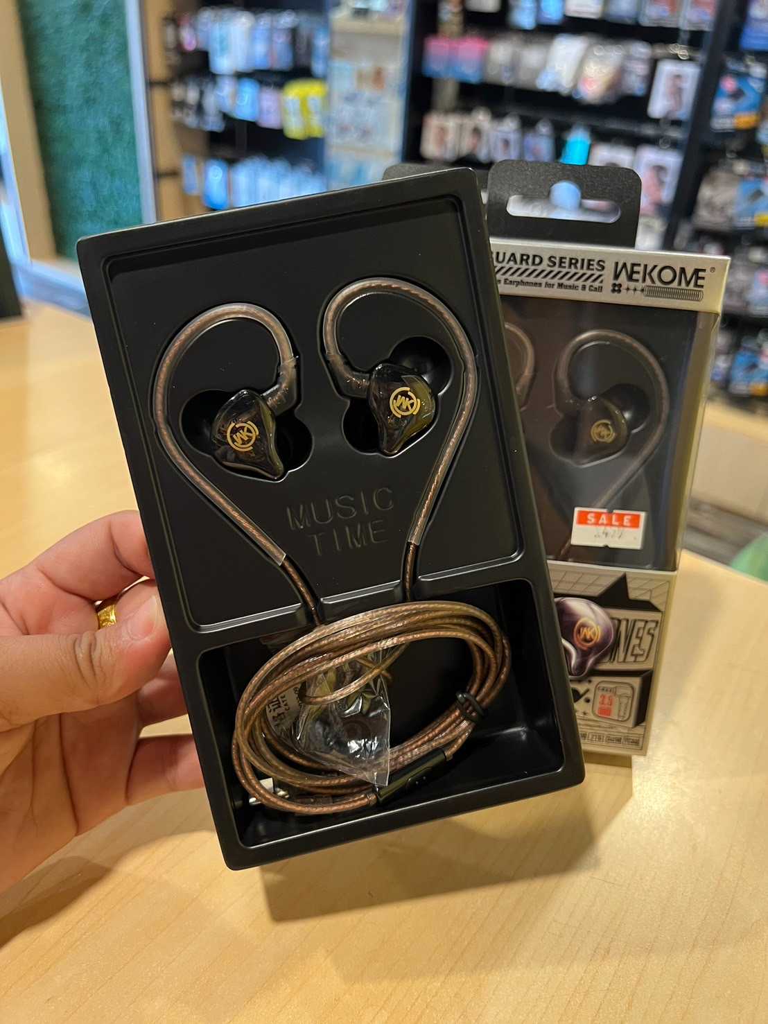 หูฟัง in ear แบบเสียบสาย AUX3.5 / Type-c ดีไซน์คล้องหู