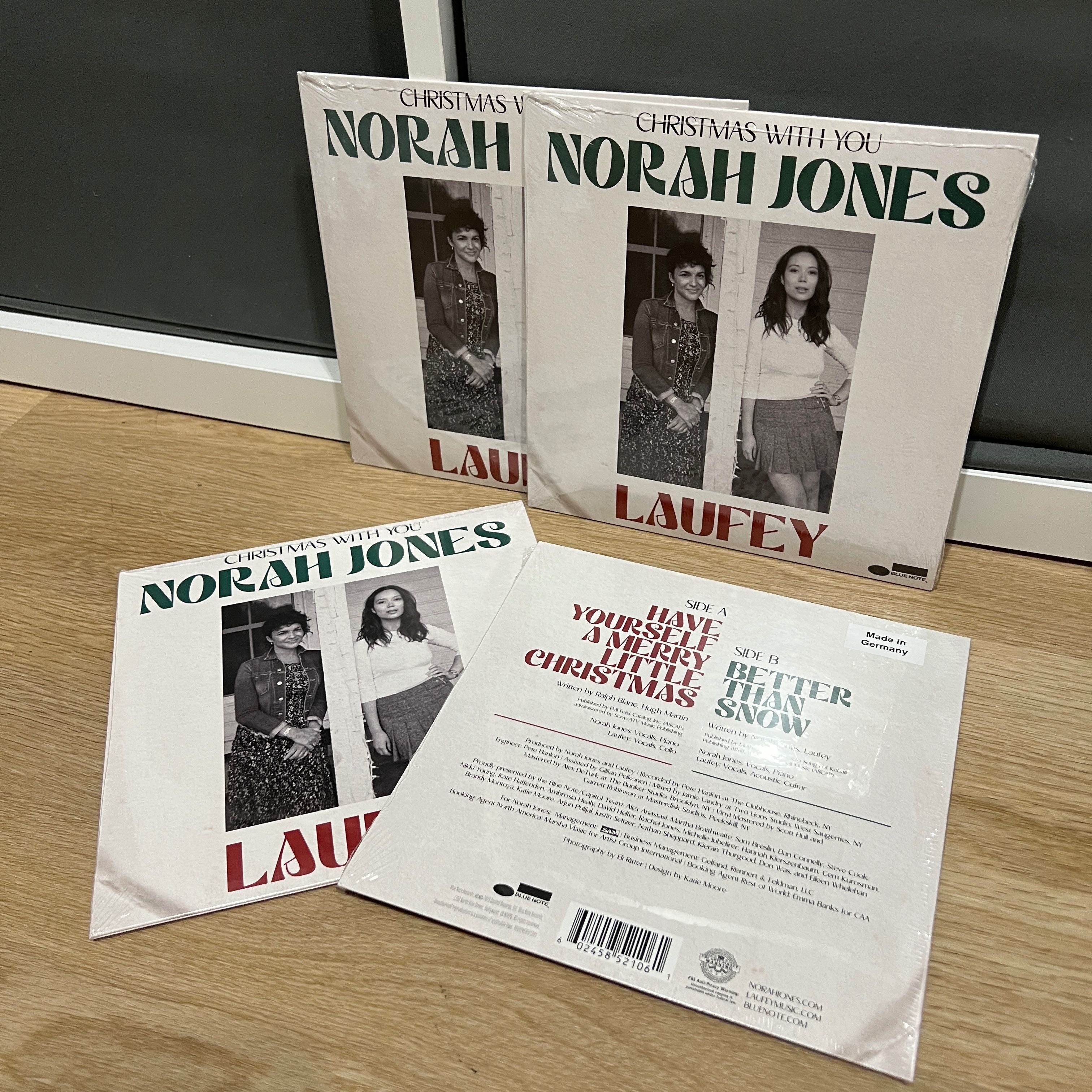(Vinyl 7“) Norah Jones, Laufey – Christmas With You  ⚫️(7”) 