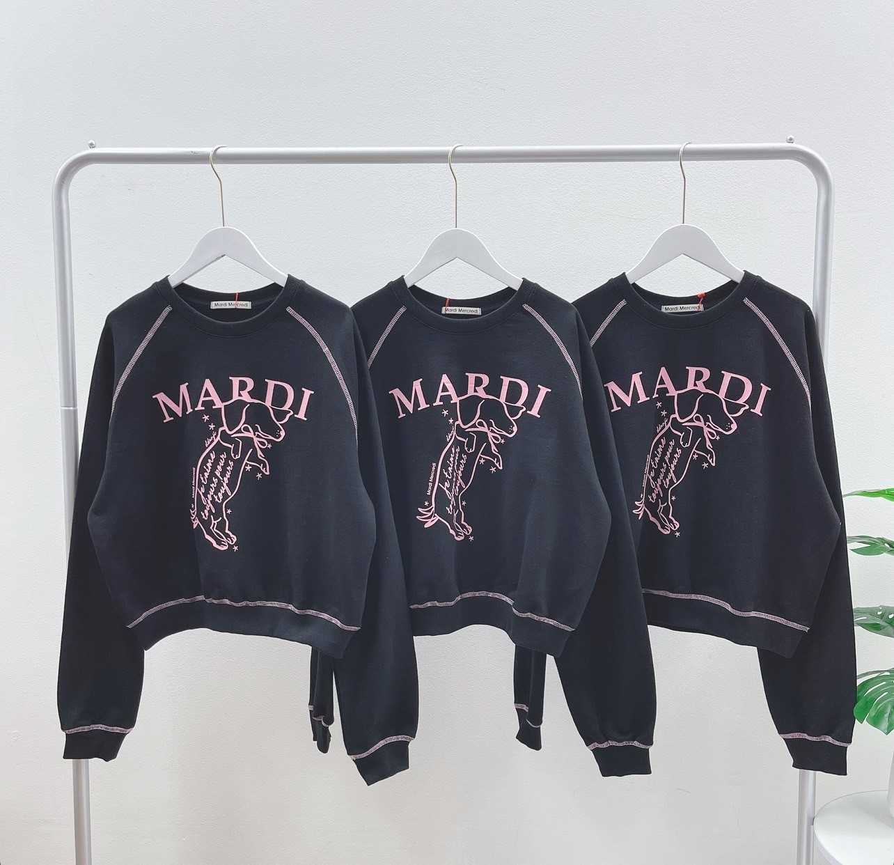 Mardi SWING THE TAIL DDANJI SWEATSHIRT (BLACK/ PINK)