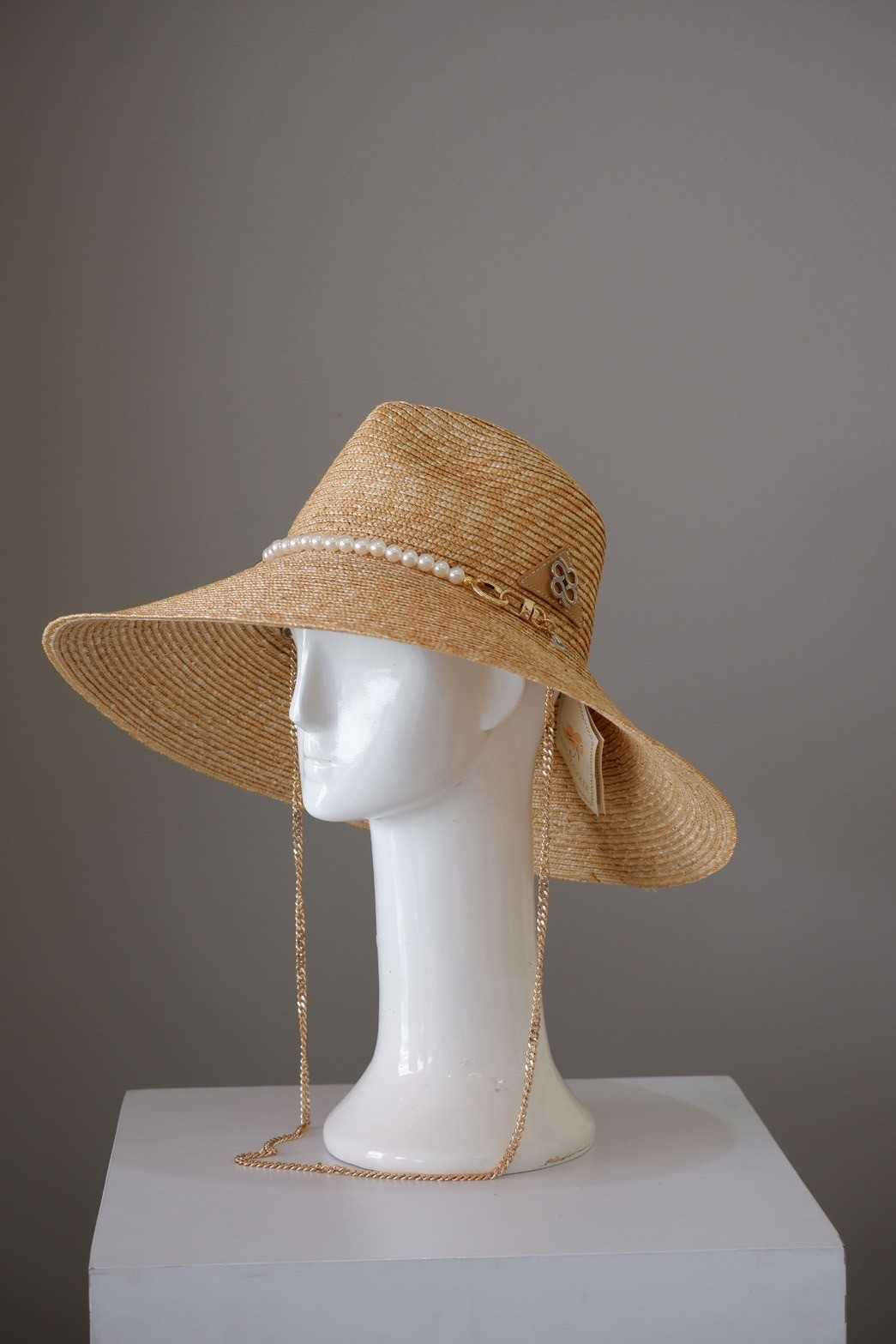 N fedora hats