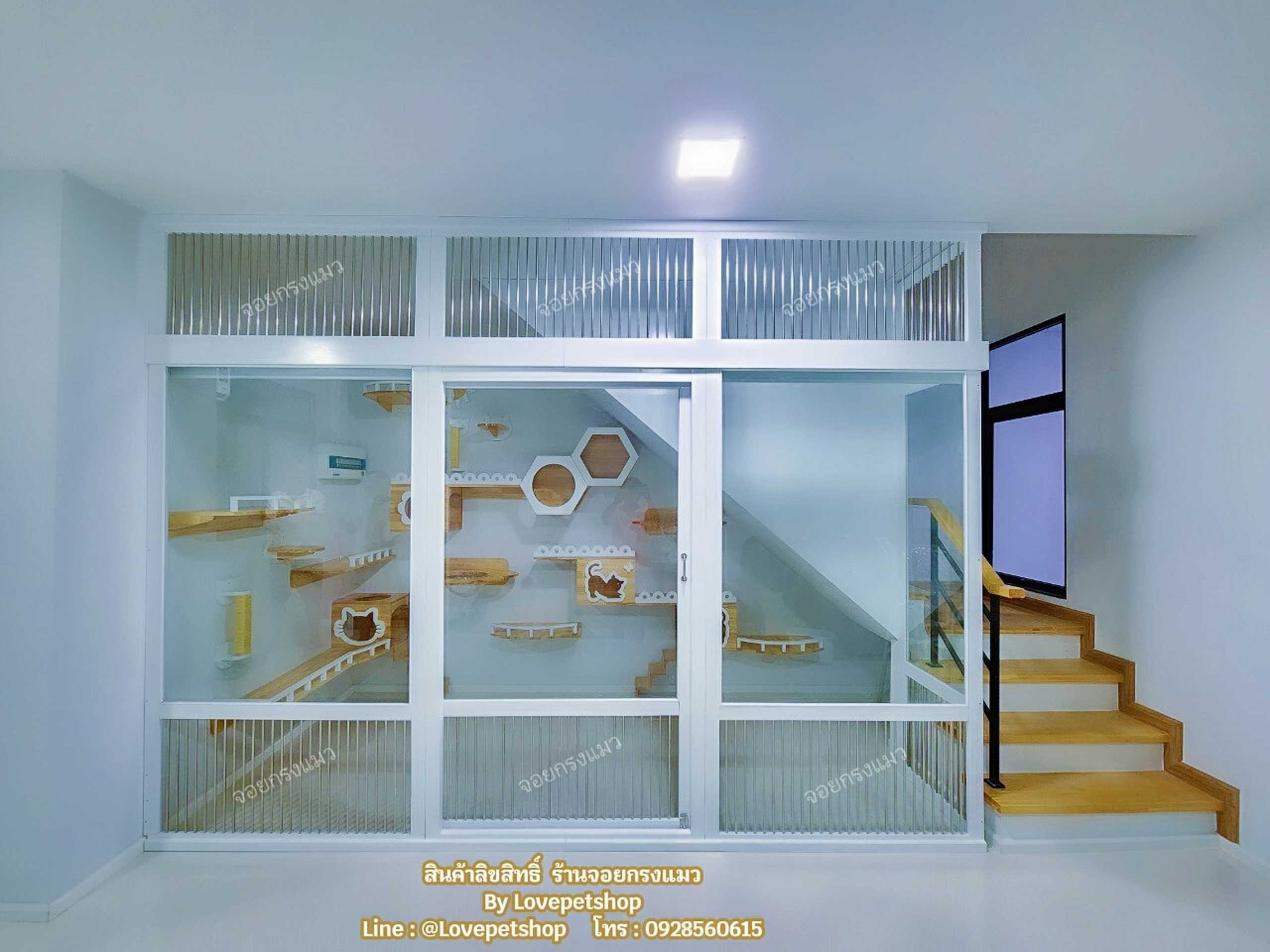 งานกั้นห้องแมว - ใต้บันได พร้อมคอนโดแมวติดผนัง ( รหัส 0199 )