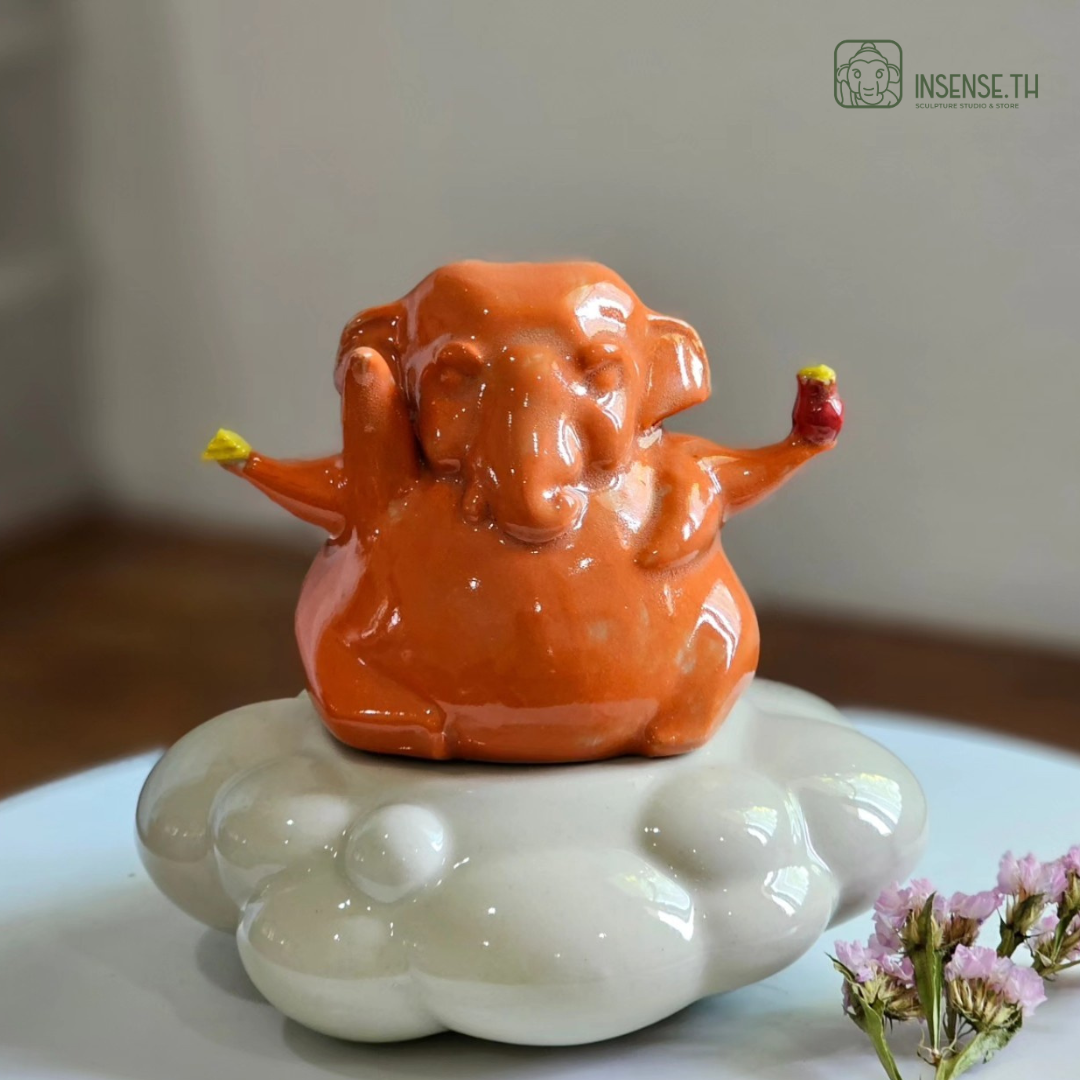 พระพิฆเนศเนื้อเซรามิก 4 กร บนฐานก้อนเมฆ สีส้มฐานเมฆสีขาว - 4 hands Ganesha On cloud.