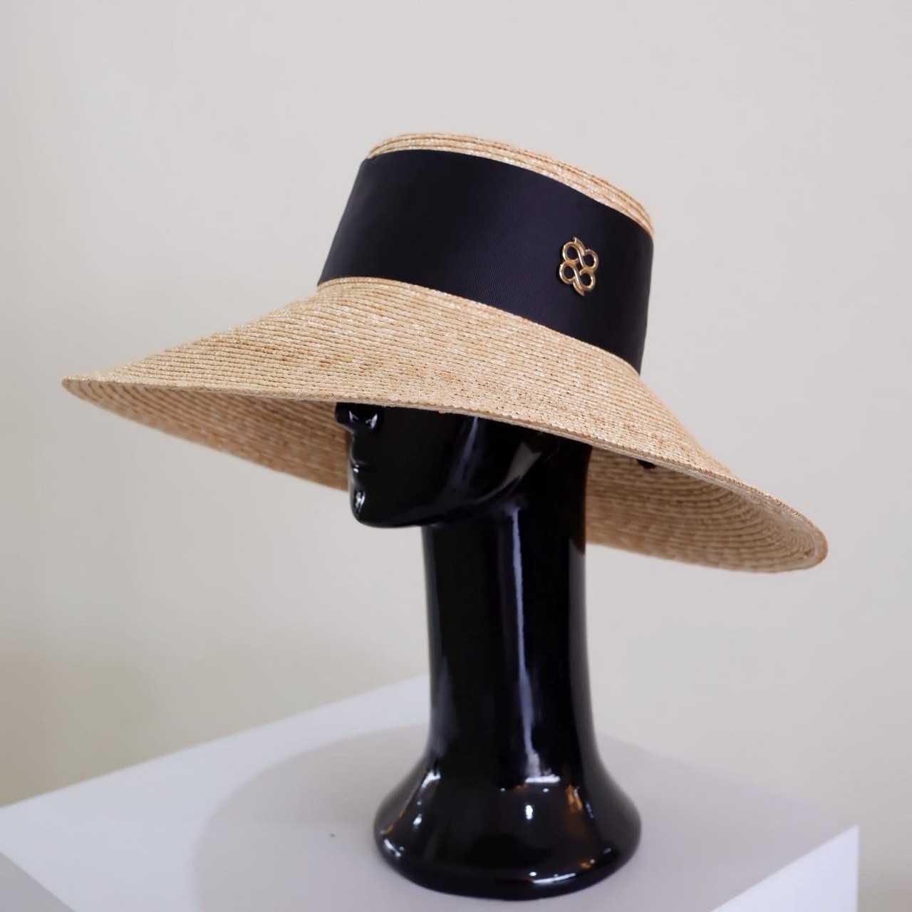 N down-brim hats