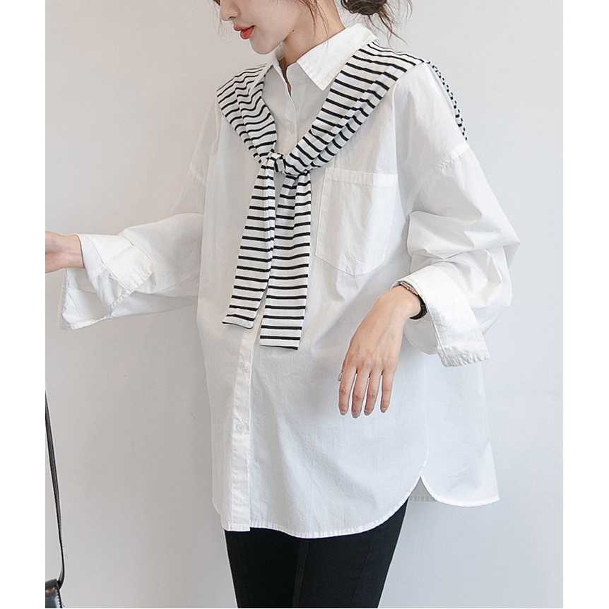 เชิ้ตทรง oversize แบบเรียบเก๋น่ารักใส่ได้ตลอดมาพร้อมผ้าพันคอริ้วขาวดำ  (แยกชิ้น) - สีขาว