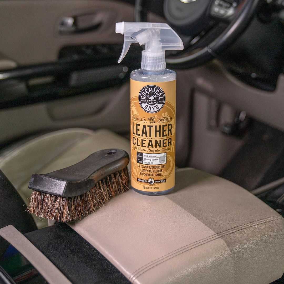 Leather Cleaner Color Less & Odor Less Super Cleaner by Chemical Guys, U.S.A.