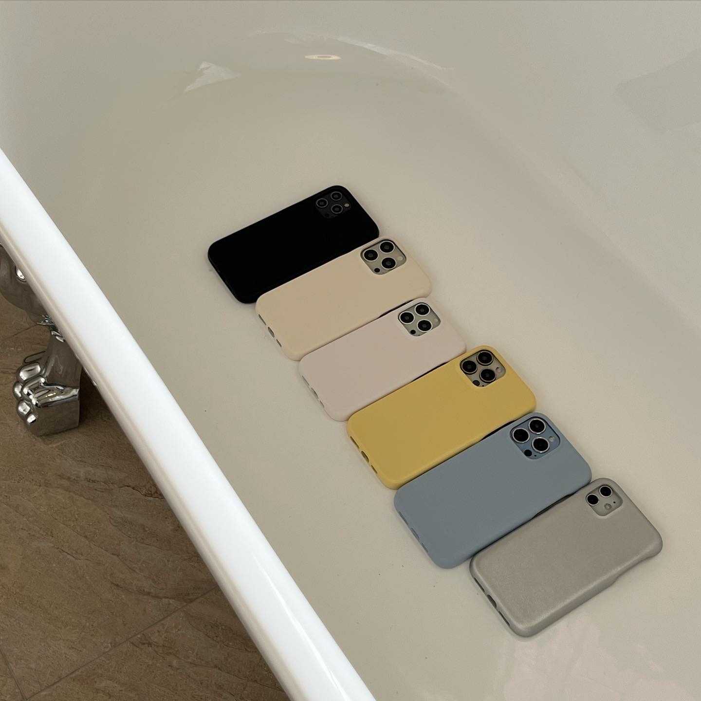 DEFECTED SALE |soft—𝐩𝐥𝐚𝐢𝐧 𝐥𝐞𝐚𝐭𝐡𝐞𝐫 case 🛵🪩