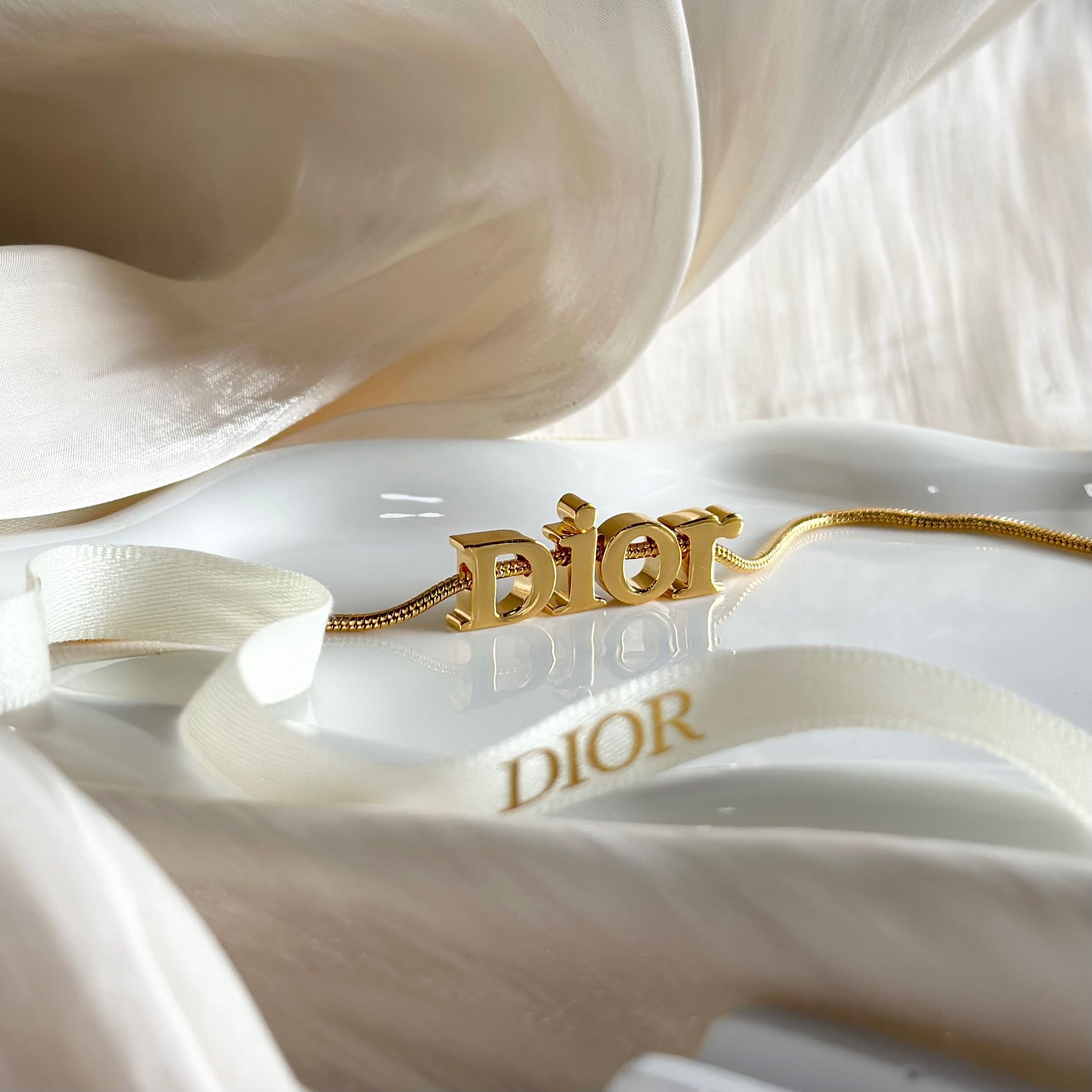 Dior logo spell out necklace 🍒