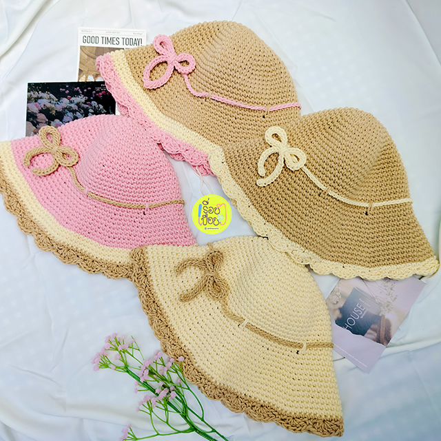 หมวกไหมพรม หมวกถัก Handmade หมวกปีกกว้าง หมวกไปคาเฟ่ หมวกไปทะเล รุ่น Cottage