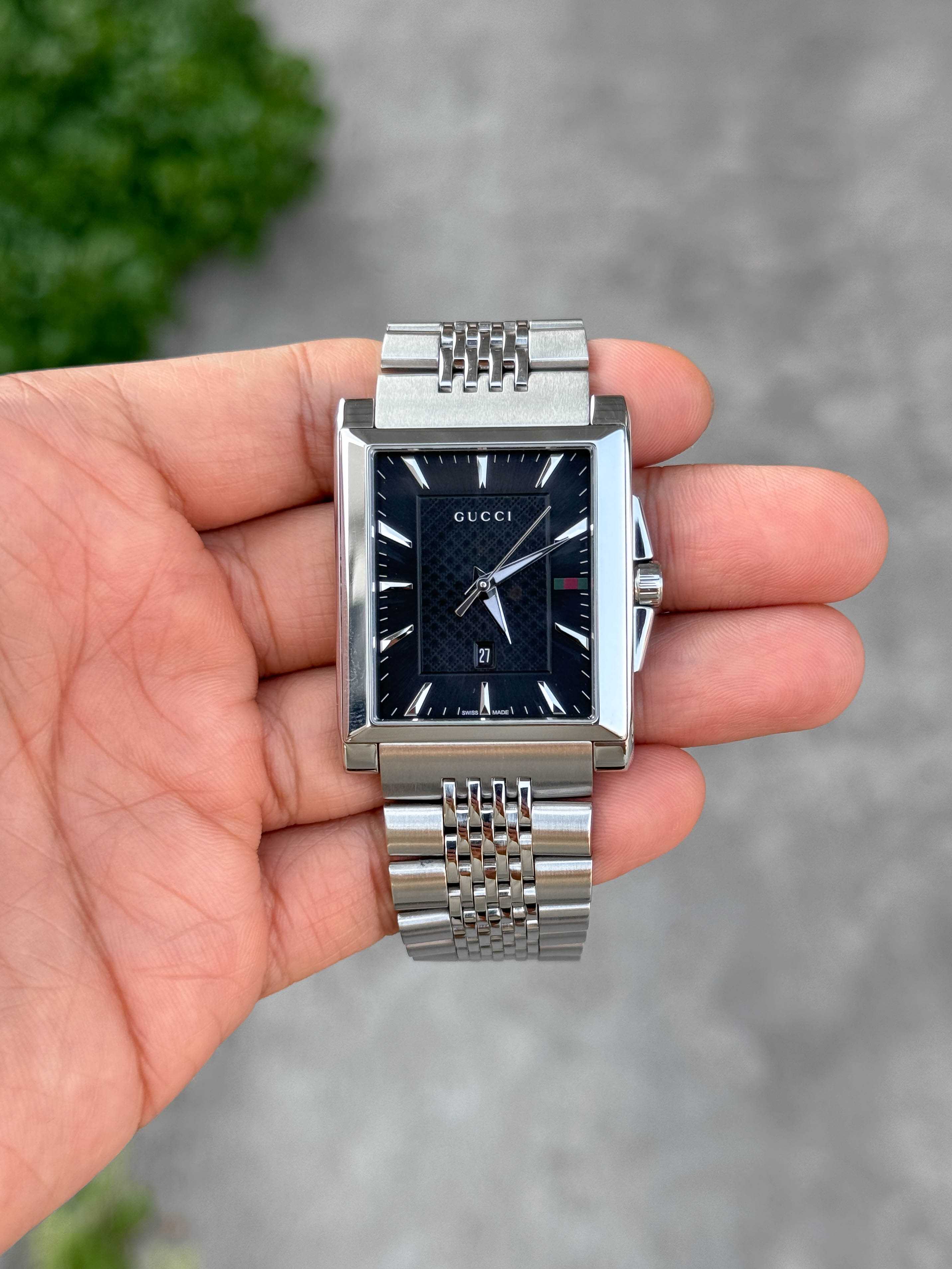 Gucci G-Timeless Man Size Quartz Black Dial