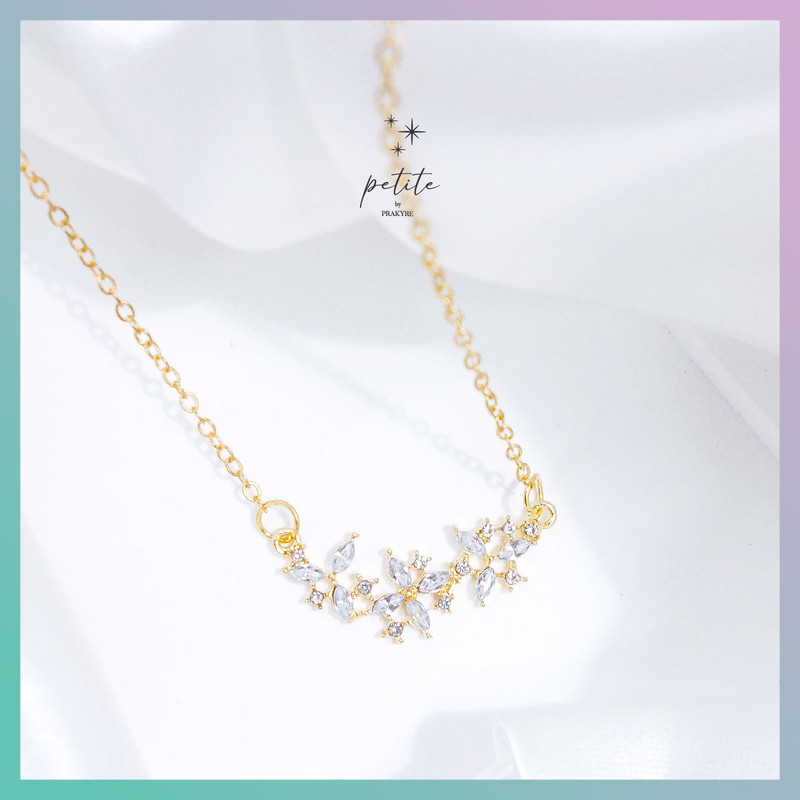 Diamond Floral Necklace - สร้อยคอ รูปช่อดอกไม้ สีทอง
