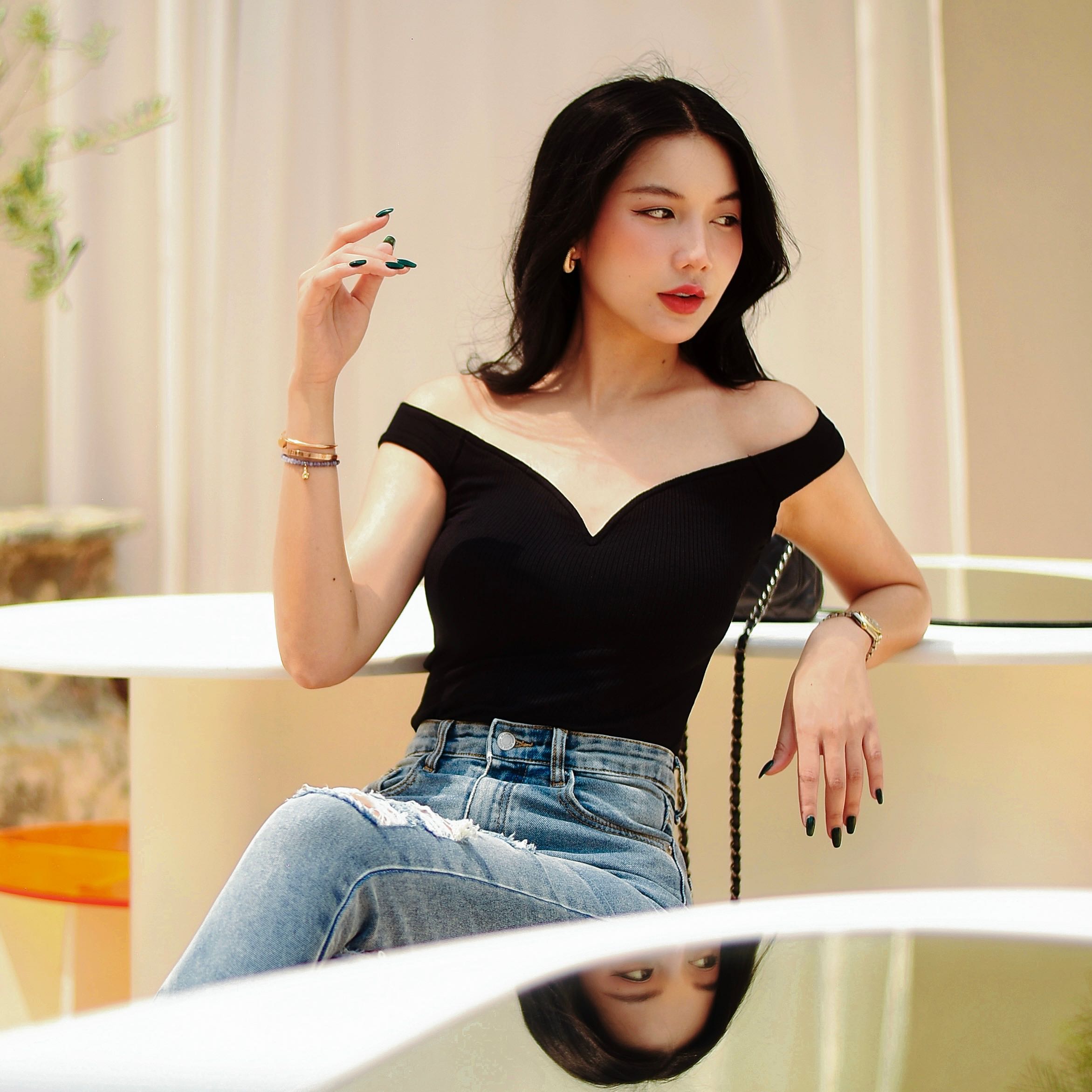 TLT0668 Ebony Knit Top