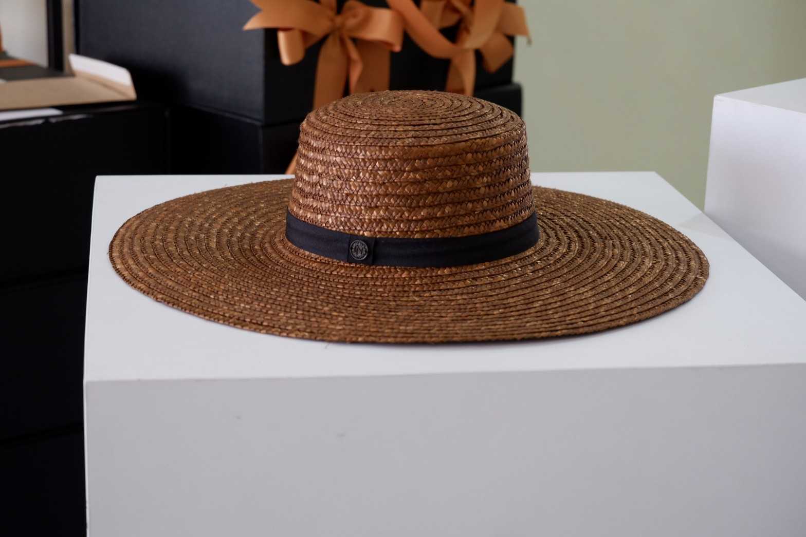 2017 Spring/Summer saharah boater hats   ( ปีก9, 13 cm.มีขอบและไม่มีขอบ)