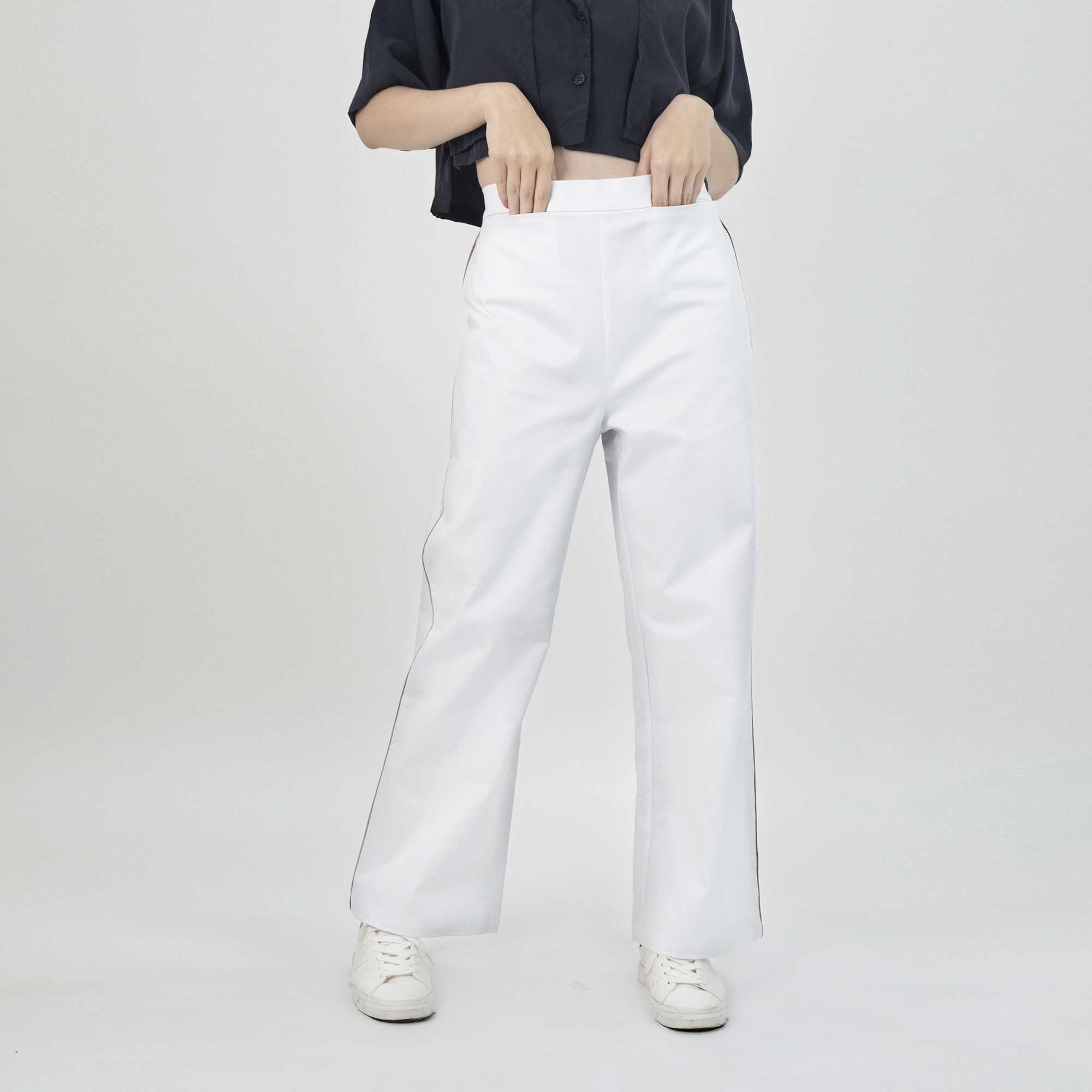 QueenCows กางเกงหลังคลอด  Zoe White Wide Leg Trouser (White)