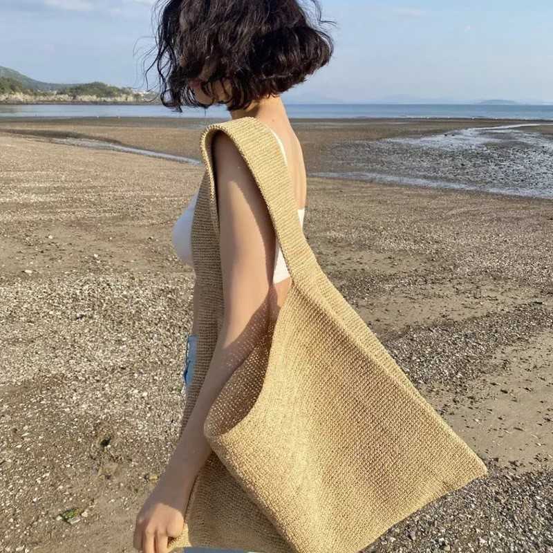 Minimal fine raffle tote bag