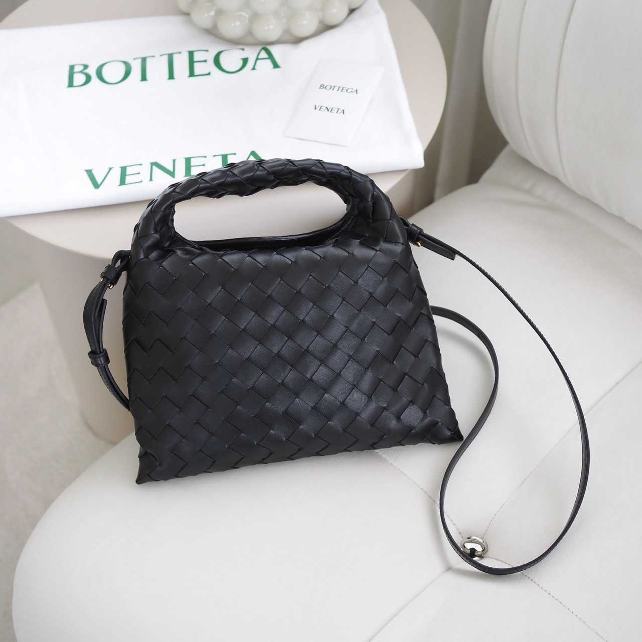 NEW! BOTTEGA VENETA Mini Hop Cross-Body สี Black | Bag