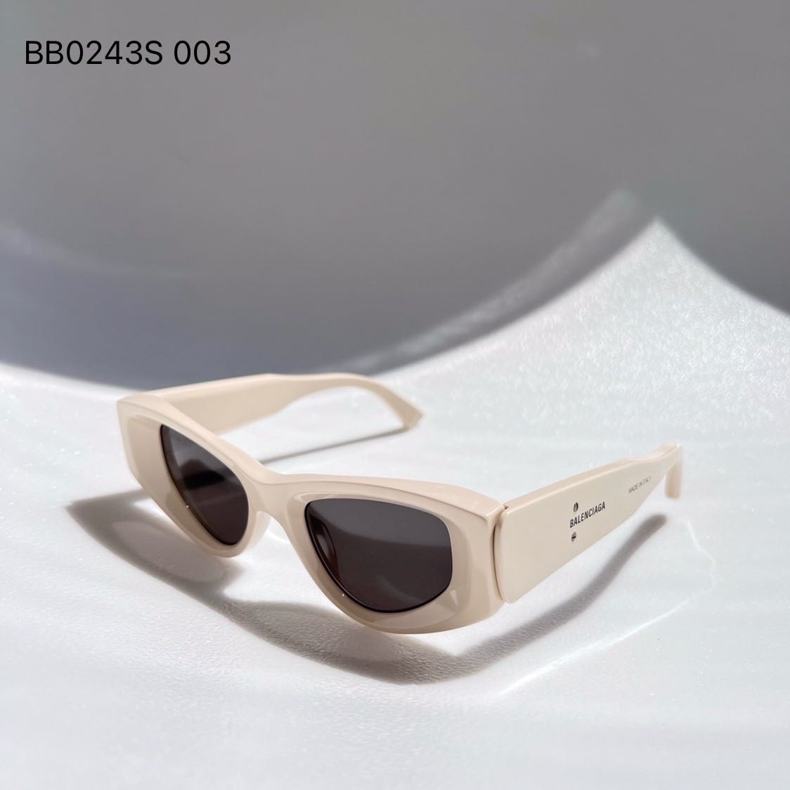 BALENCIAGA sunglasses / 243S