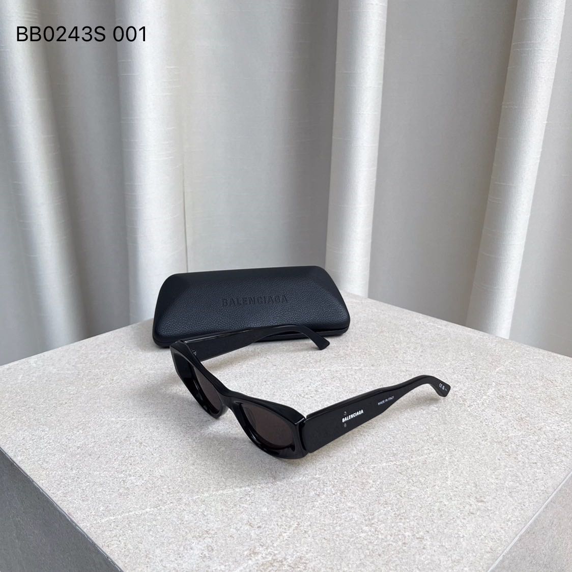 BALENCIAGA sunglasses / 243S