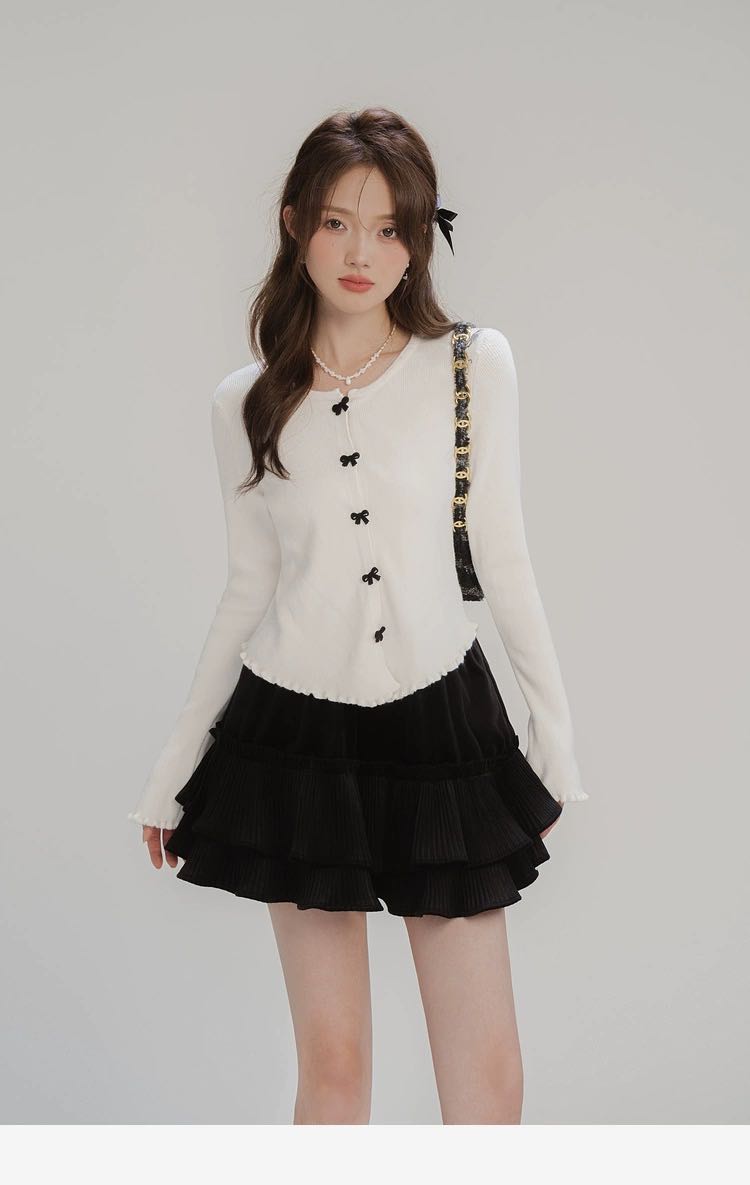 Sweater bow 