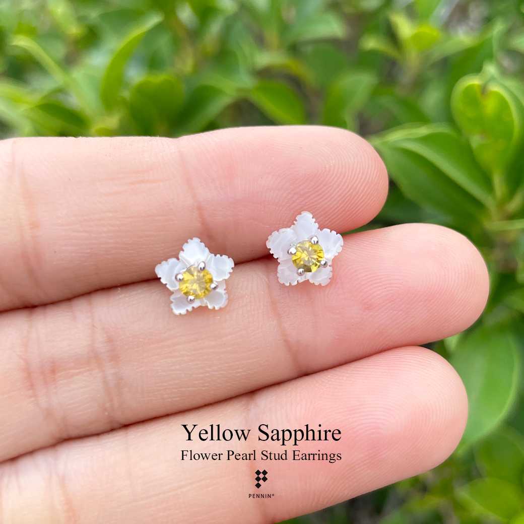 E2931401 ต่างหูไข่มุกดอกไม้5 กลีบ ฝังบุษราคัม 3.5mm 0.38ct หนามเตย แบบเสียบ