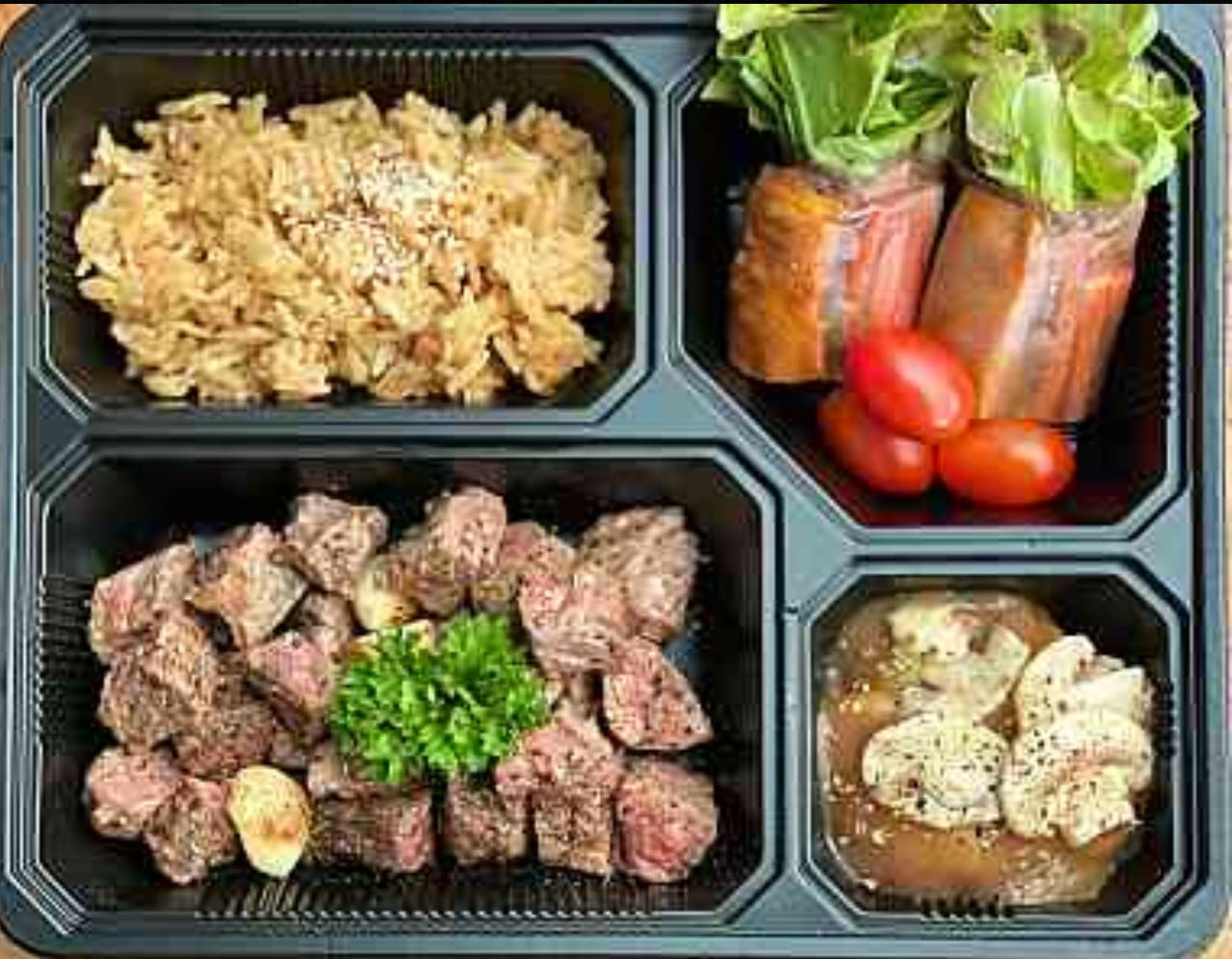 Beef steak with mushroom gravy 