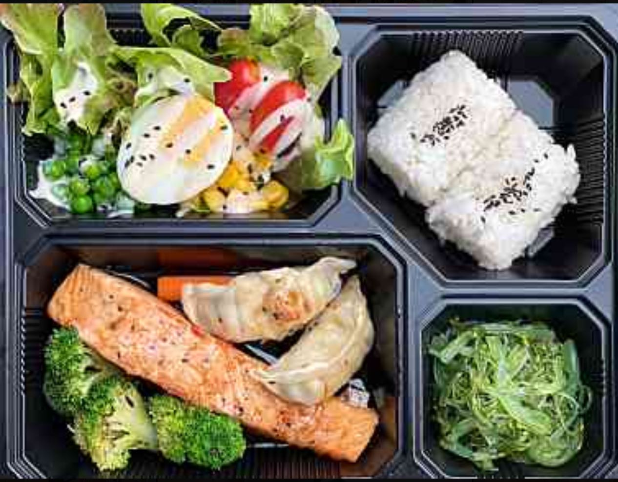 Salmon steak with Japanese rice 