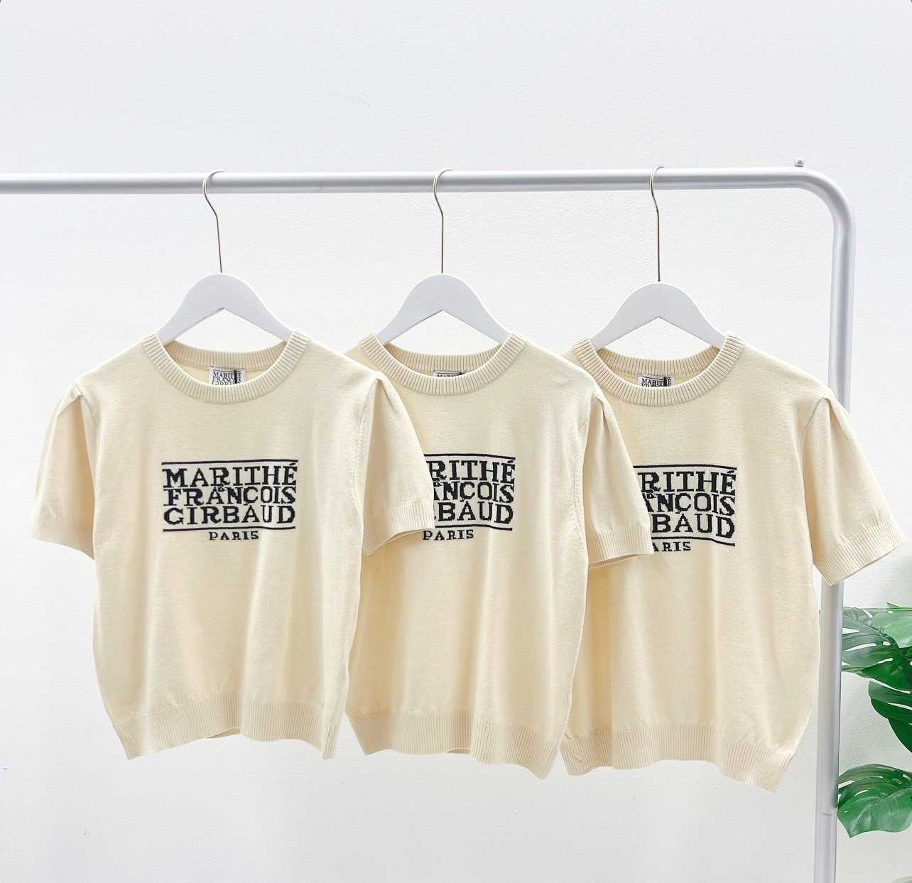 Marithe W CLASSIC LOGO HALF KNIT  (IVORY)