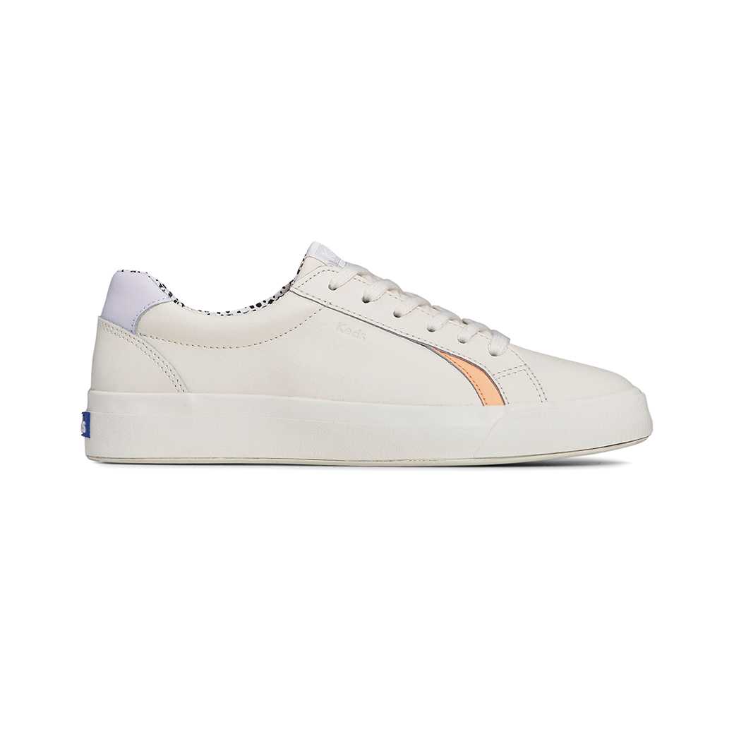 รองเท้าผ้าใบหนัง แบบผูกเชือก รุ่น PURSUIT LEATHER POP LINING สีครีม WH67976