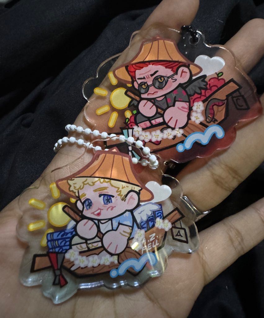 GOOD OMENS KEYCHAIN 