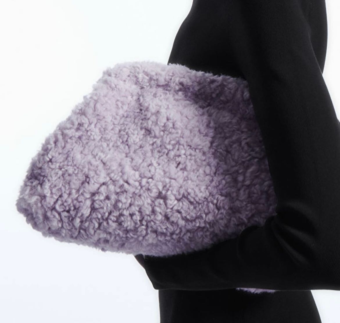 COS OVERSIZED FRAMED CLUTCH - TEDDY 100% Recycled polyester  Shell: 100% Polyester