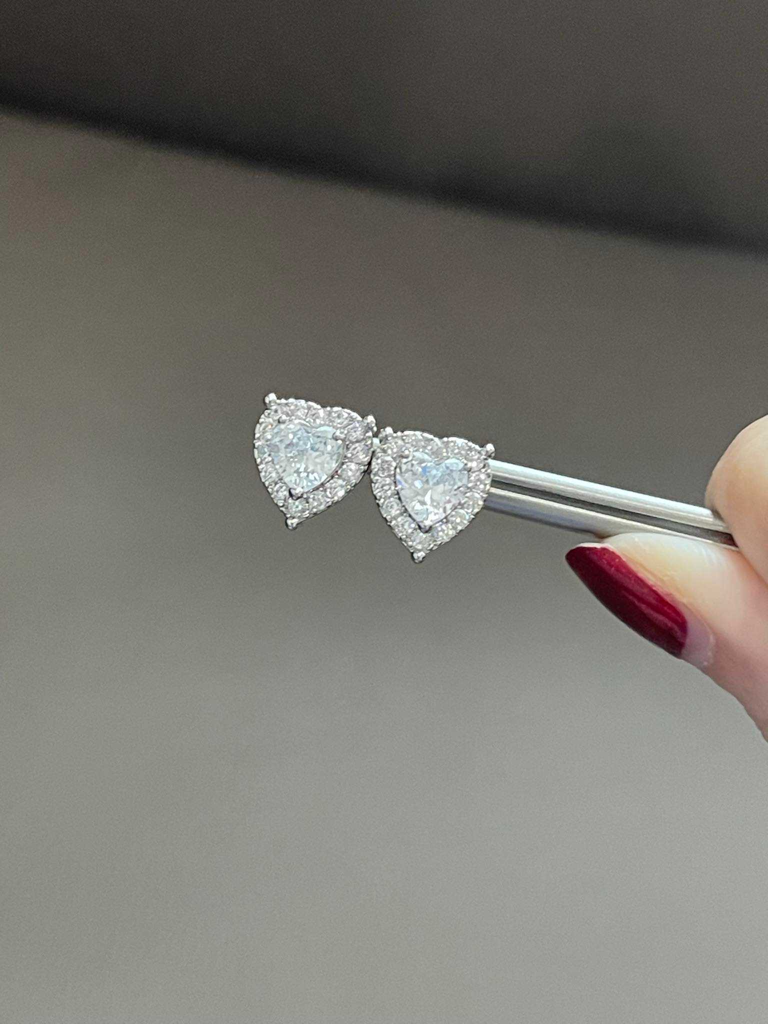 1 carat heart diamond stud earrings