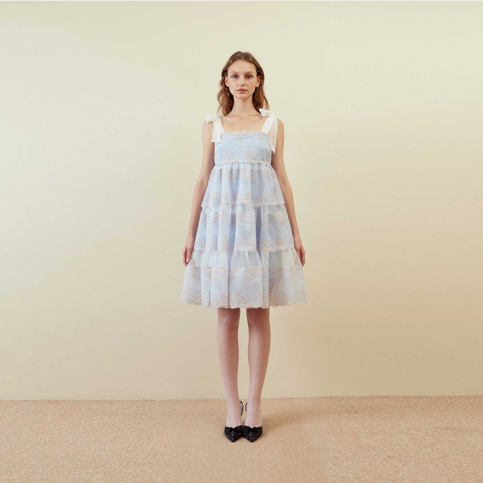 Dress with trim laces on organza