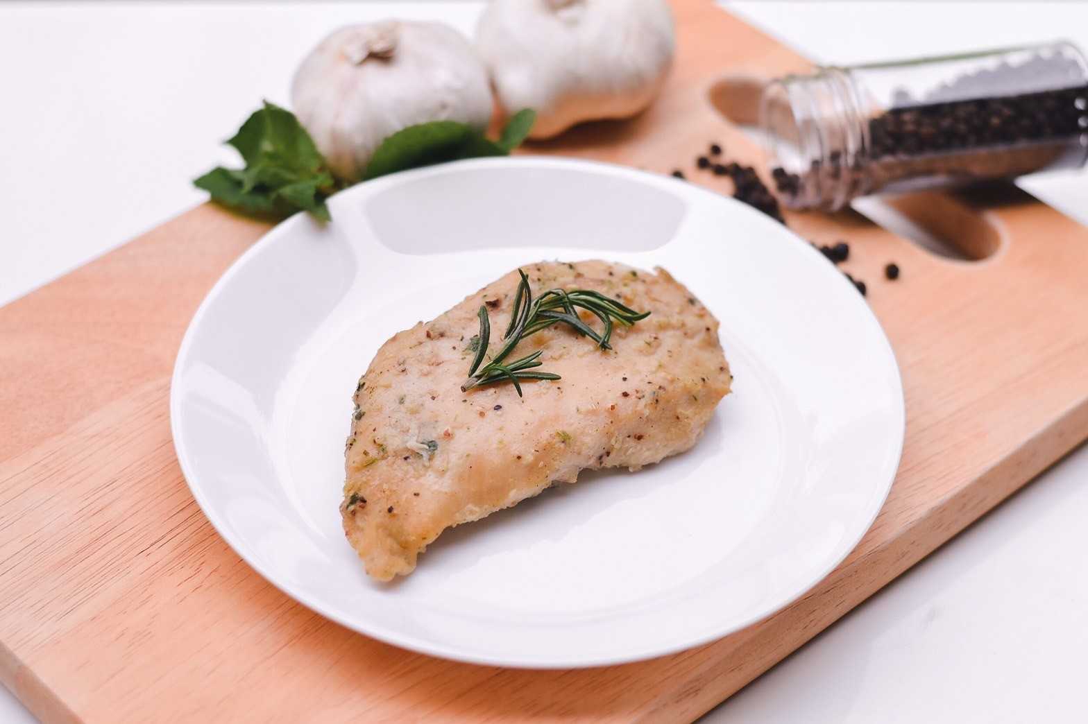 MasterChick - อกไก่กะเพรา