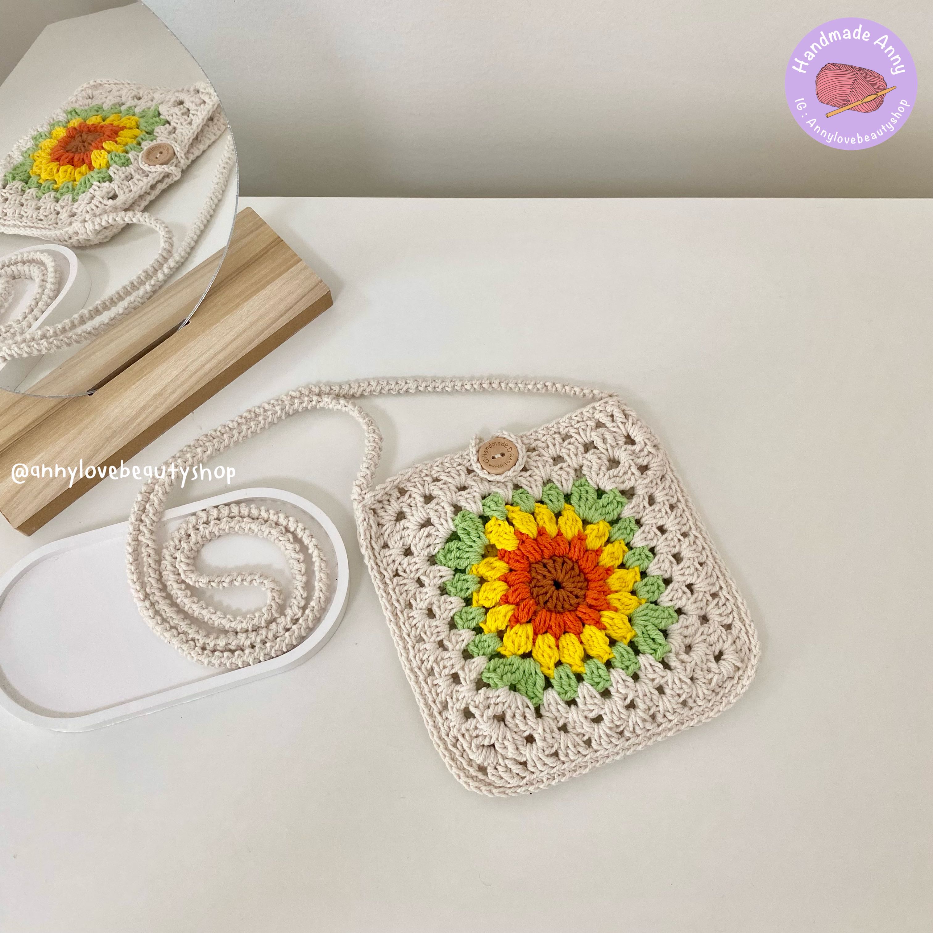 Handmade 🌻กระเป๋าสะพายข้างถักไหมเชือกฟอก ลายดอกทานตะวัน