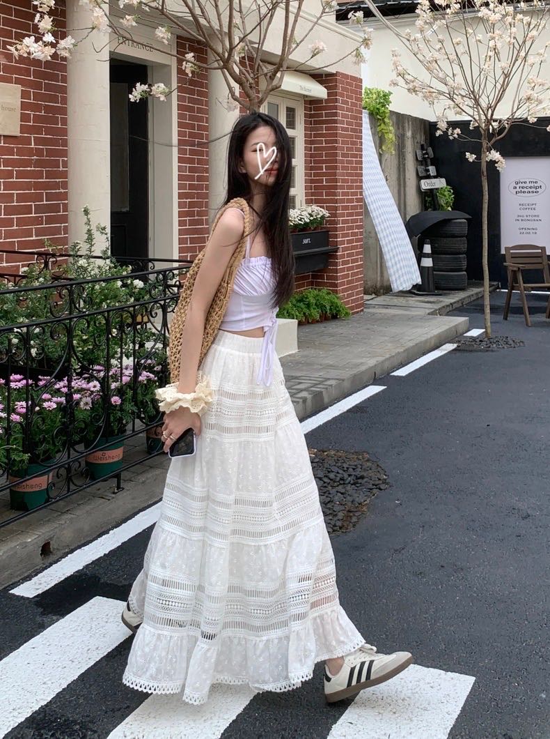 WHITE SKIRT