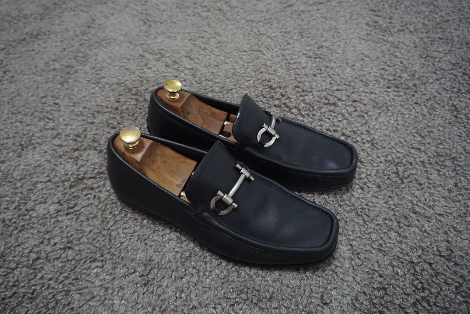 SALVATORE FERRAGAMO Gancini Loafer Shoes Size 6