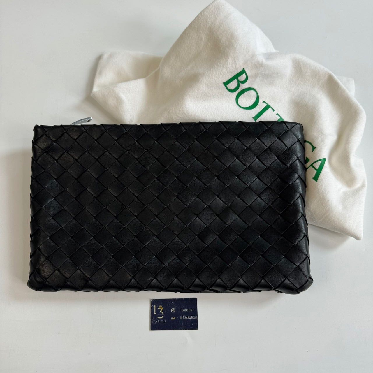 New Bottega Medium Clutch แท้💯🚗พร้อมส่ง