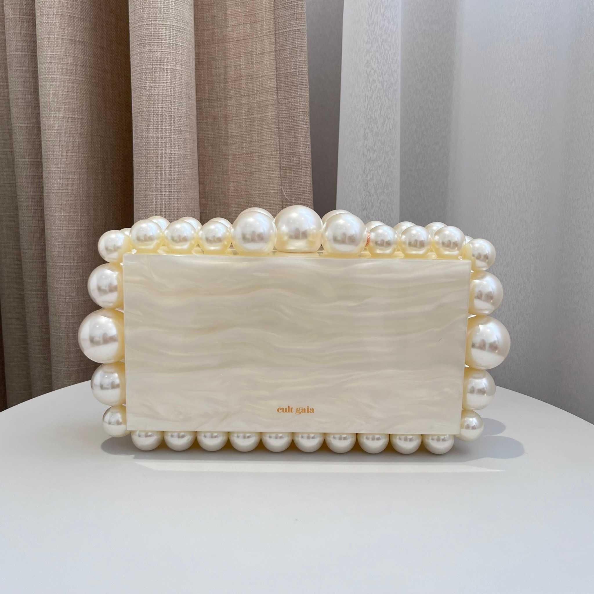 Cult Gaia EOS CLUTCH - PEARL